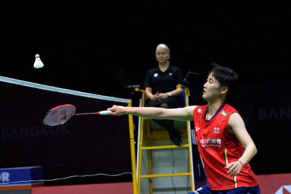 她用冠军奖 她用冠军奖