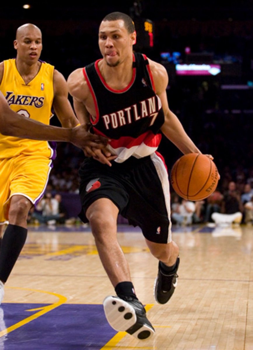 正是他能在 正是他能在